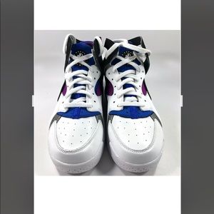 BRAND NEW DSNike Air Flight Huarache Size 10